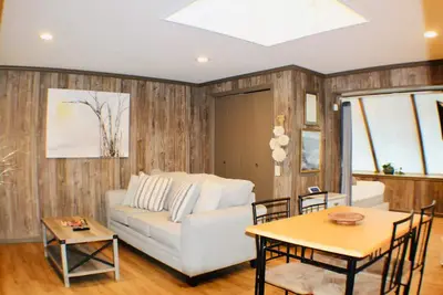 Image de Cute Guesthouse, 4mi from Lee University, sleeps 4, new deck w/ fire pit, grill