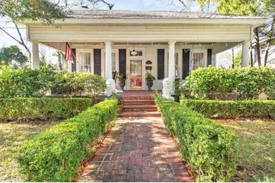 Image de Central 3br | Pet-Friendly Home