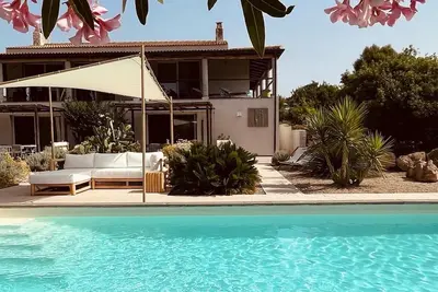 Image de Wonderful apartment in villa with pool and whirlpool