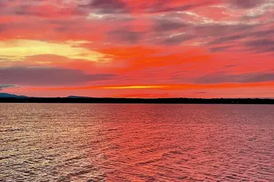 Image de New Build-Lake Champlain Waterfront: Year-round, Kayaks, Firepit, Sunsets, W/D