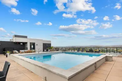 Image de Le Chic Charest | Terrasse | Piscine & Bbq | Ac