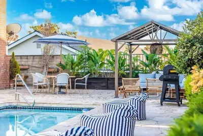 Image de @ Marbella Lane - Vibrant & Chic Designer Home