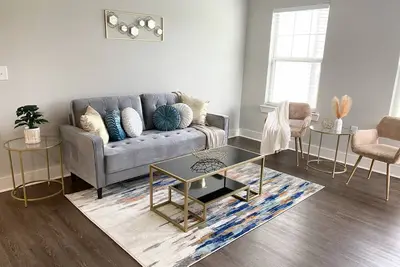 Image de Cozy Boho Suite! ! Minutes from Historic Downtown\/Forsyth Park