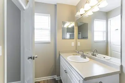 Image de Lovely Townhome in Horse Country/Lexington, Ky-Located near Keeneland and city! .