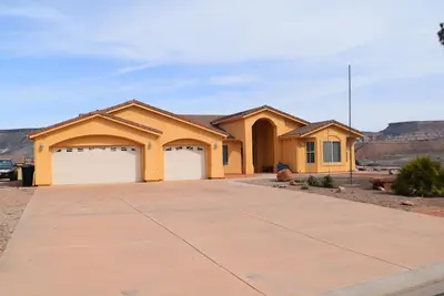 Image de Spacious home with panoramic views of Zion National Park! Come & visit!