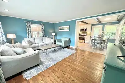 Image de The Best Family & Friends Hangout & Pet Friendly! !