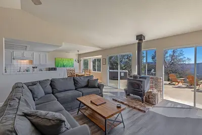 Image de 🐻 New To Vrbo: Amazing View, Hot Tub, Near Ynp, Bass Lake & Town