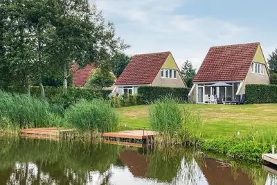 Image de Belle maison Ă Vlagtwedde avec cuisine