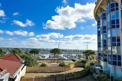 Image de T3 traversant avec vue sur le bassin à Arcachon, proche plage