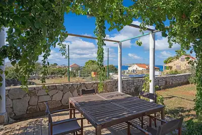 Image de Belle maison de 2 chambres à Kornati