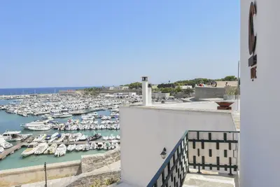 Image de C-Home modern apartment in the historic center with large terrace.