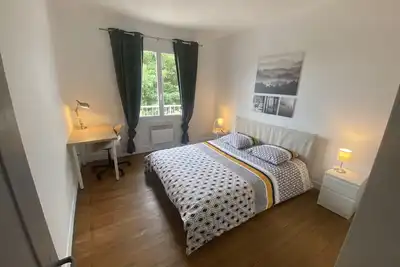 Superbe T3, 85m2 en résidence, grand parking privé