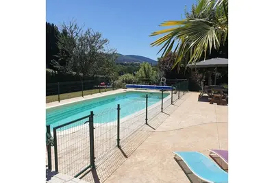 Image de Bel appartement avec piscine et grand jardin