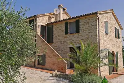 Quietly situated vacation home with pool for 12-14 pers.