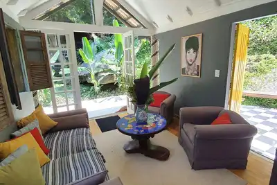 Image de Rain Forest Paradise Rustic and Charming