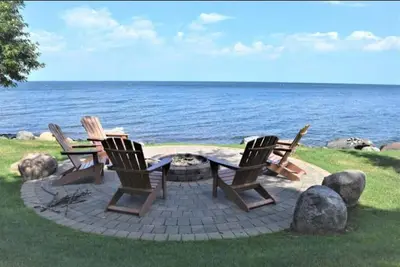 Image de Newly renovated lakefront townhome with incredible views of Mille Lacs Lake