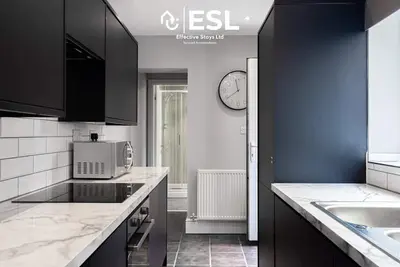 Image de 3 Bedroom House with Parking in Crewe