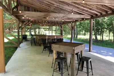 Image de Chic farm cottage nestled in 52 private acres