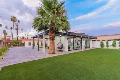 Image de Your Downtown Chandler Oasis Awaits! Private Pool, Unbeatable Location, and More