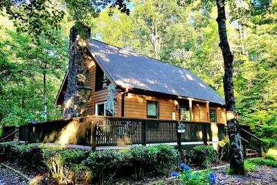 Image de 2miles to Helen, Spa, Game Rm, Firepit, Crnhole, horseshoes