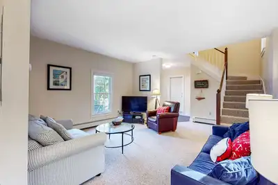 Image de Walkable apartment with water view, washer/dryer & full kitchen