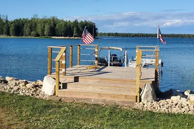 Image de Rogers Cottage on water front Rowley’s Bay