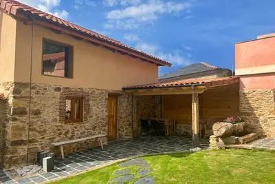 Image de Villa la Roza I. With fireplace, next to the river and in the Omaña valley