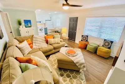 Image de Venice Island condo, less than a mile to the beach