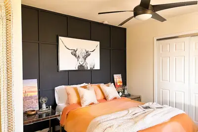 Image de *New* Papago Place | Games, Grill, and Good Vibes