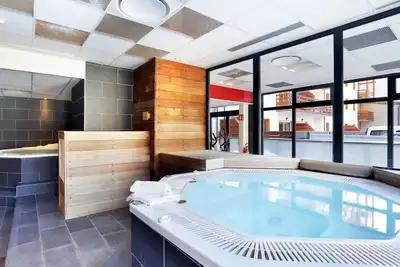 Image de Agréable appartement pour 4 personnes avec Wifi, bain à remous, Tv, animaux admis et parking