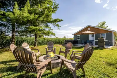 Image de Completely remodeled house close to the beach, golf, and tons of wineries!