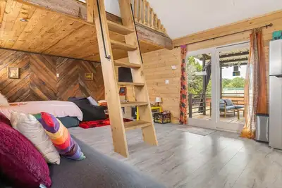 Image de DayDreamer Cottage amidst the Blanco river with private Hot Tub