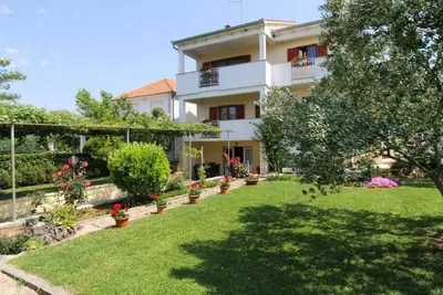 Appartement de deux chambres avec le balcon et la vue sur le mer Sveti Filip i Jakov, Biograd (A-19436-a)