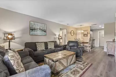 Image de 5miles or less Branson Strip, Table Rock & Dollar City. Thunder Ridge Arena 6\/13