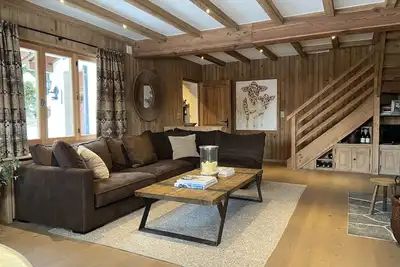 Image de New listing! Quiet semi-detached chalet close to ski lifts and town centre.