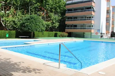 Image de Studio Moderne avec Terrasse, Piscine et Climatisation - Proche Plage et Centre de Salou