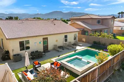 Image de Modern Desert Retrea · Modern Desert Retreat + 2 mi Coachella/Stagecoach