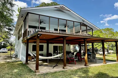 Image de Amazing Big Flat Lot, Sandy Beach, Parking & StarLink Internet! Lake Eufaula, Al