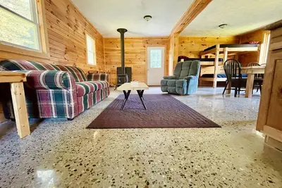 Image de Cabin with beautiful acreage bordering Manistee National Forest