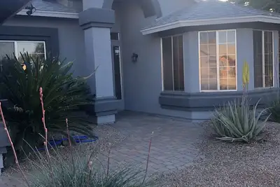 Image de Walking distance to cardinals stadium and Westgate