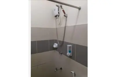 Image de 2 Bedrooms with 2 Bath (parking available)