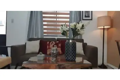 Image de 2 Bed rooms (Parking available)