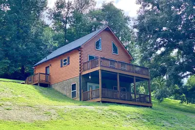 Smoky Hideaway • 2Bed 2Bath Cabin • Near Bike Trail