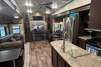 Image de Cozy 2 bedroom Rv with pool