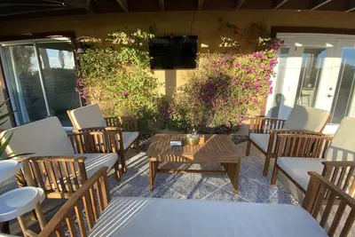 Image de Newly Renovated Desert Escape on Golf Course w\/ Salt Water Pool