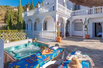 Image de El Arco Iris de la Montana Sayalonga by Ruralidays