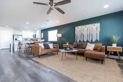 Image de Modern Desert Escape + Ev Charging!