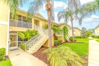 Image de \"Stay Salty\" Tastefully furnished, clean 2 bedrooms condo, Venice Fl. Location!