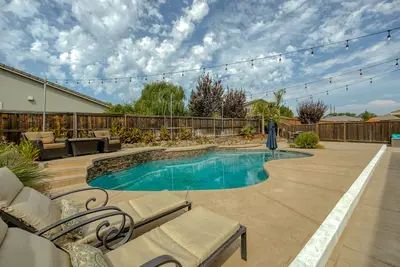 Image de *Oasis Place* New Game Room•Heated Pool•Spa