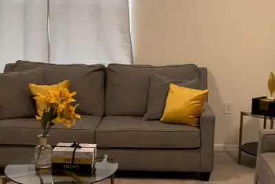 Image de beautiful 2 bedroom centrally located family sized apartment